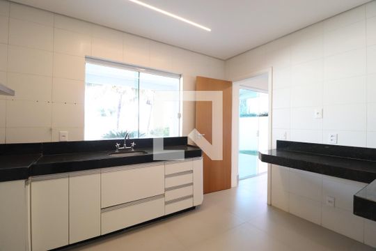 Cozinha de casa de condomínio para alugar com 4 quartos, 259m² em Gávea, Uberlândia