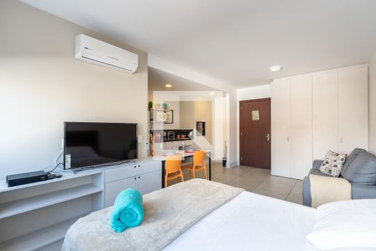 Sala/Quarto de apartamento à venda com 1 quarto, 32m² em Floresta, Porto Alegre