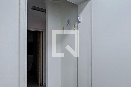 Lavabo de kitnet/studio à venda com 1 quarto, 28m² em Tatuapé, São Paulo