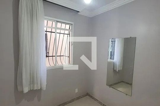 Quarto de apartamento para alugar com 3 quartos, 75m² em Guarani, Belo Horizonte