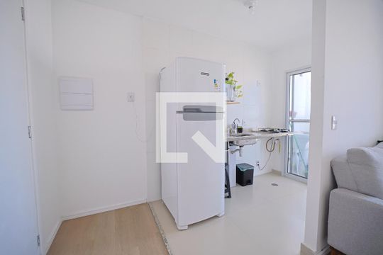 Cozinha de apartamento para alugar com 2 quartos, 42m² em Vila Ré, São Paulo