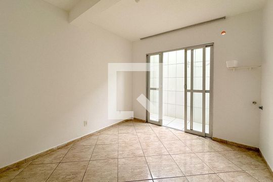 Quarto de casa para alugar com 2 quartos, 128m² em Barreiros, São José