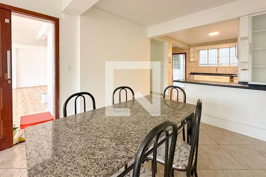 Sala de Jantar de casa para alugar com 2 quartos, 128m² em Barreiros, São José