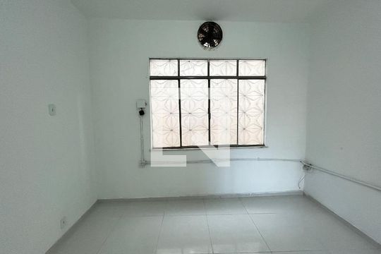Copa de casa para alugar com 2 quartos, 100m² em Bento Ribeiro, Rio de Janeiro