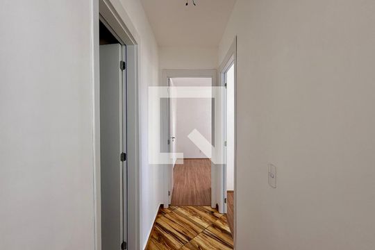 Corredor Quartos  de apartamento à venda com 2 quartos, 39m² em Socorro, São Paulo