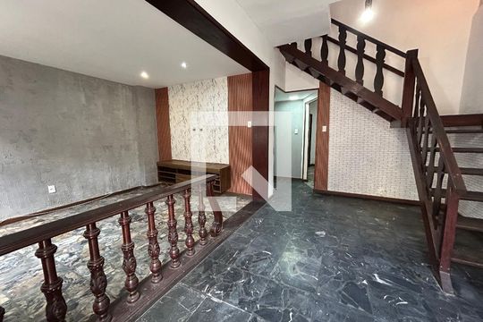 Casa para alugar com 4 quartos, 240m² em Vila Valqueire, Rio de Janeiro