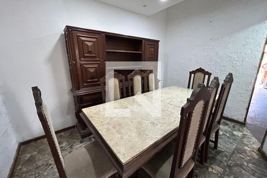 Casa para alugar com 4 quartos, 240m² em Vila Valqueire, Rio de Janeiro