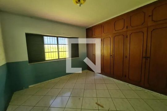 Quarto de casa para alugar com 5 quartos, 371m² em Jardim Chapadão, Campinas