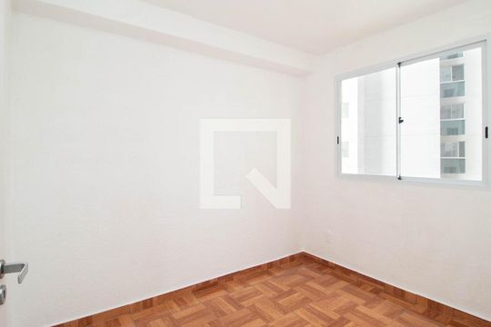 Quarto de apartamento para alugar com 2 quartos, 38m² em Fazenda da Juta, São Paulo