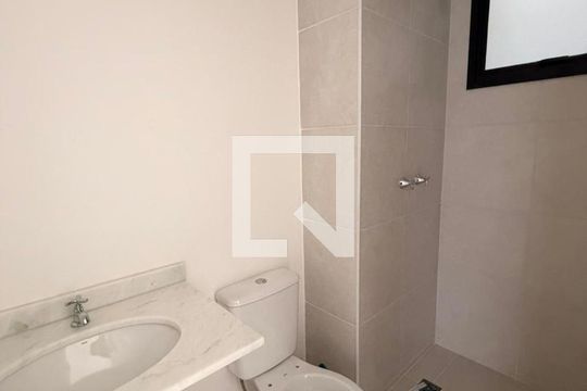 Banheiro de apartamento à venda com 2 quartos, 47m² em Barra Olímpica, Rio de Janeiro