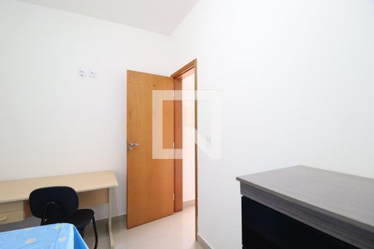 Quarto 1 de apartamento para alugar com 2 quartos, 60m² em Jardim Patricia, Uberlândia