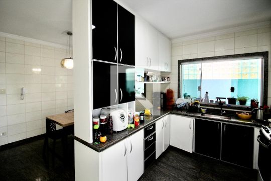 Cozinha  de casa à venda com 3 quartos, 302m² em Jardim Matarazzo, São Paulo