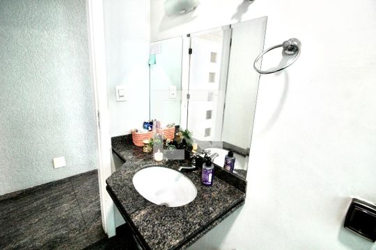 Banheiro 1 de casa à venda com 3 quartos, 302m² em Jardim Matarazzo, São Paulo