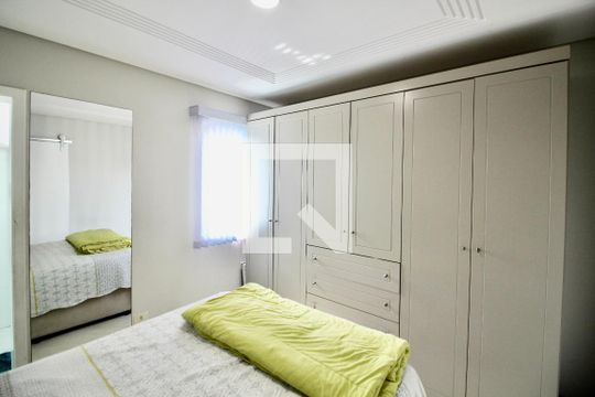 Suíte de casa à venda com 3 quartos, 302m² em Jardim Matarazzo, São Paulo