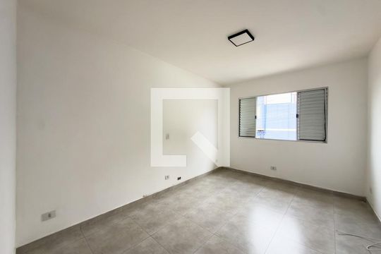Quarto 1 de casa para alugar com 2 quartos, 150m² em Vila Brasilio Machado, São Paulo