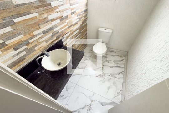 Lavabo de casa para alugar com 2 quartos, 150m² em Vila Brasilio Machado, São Paulo