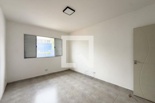 Quarto 1 de casa para alugar com 2 quartos, 150m² em Vila Brasilio Machado, São Paulo