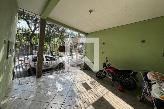Garagem de casa à venda com 5 quartos, 150m² em Cipava, Osasco