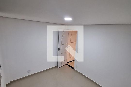 Quarto de apartamento para alugar com 2 quartos, 53m² em Mutondo, São Gonçalo