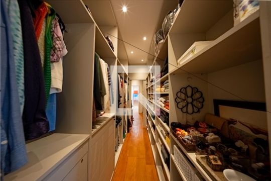 Closet de casa de condomínio à venda com 4 quartos, 300m² em Itaim Bibi, São Paulo