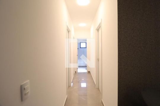 Corredor de apartamento para alugar com 3 quartos, 90m² em Jardim Sul, Uberlândia