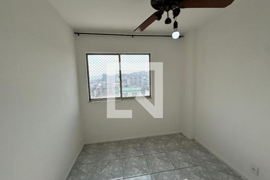 Quarto 1 de apartamento à venda com 2 quartos, 58m² em Cascadura, Rio de Janeiro