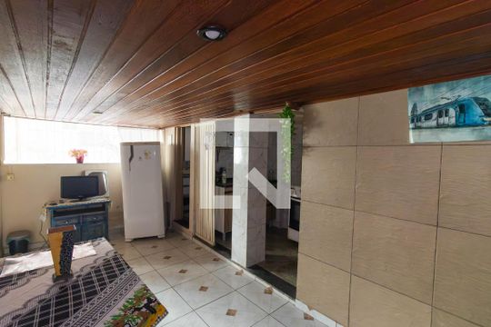 Sala/Cozinha de casa para alugar com 2 quartos, 45m² em Mangueira, São Gonçalo