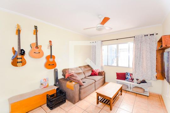 Sala de casa à venda com 2 quartos, 200m² em Jardim Santa Cecilia, Guarulhos