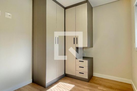 Quarto de apartamento para alugar com 2 quartos, 59m² em Votupoca, Barueri