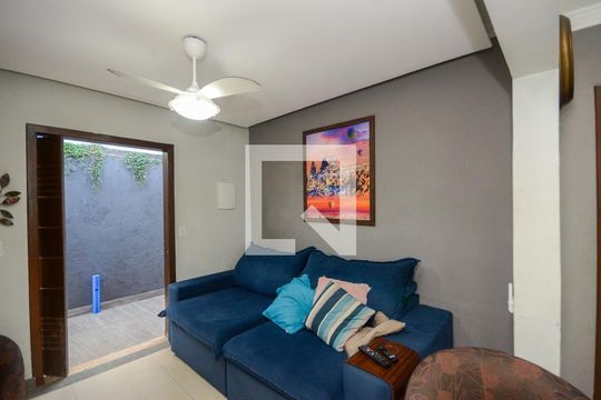 Sala de casa para alugar com 2 quartos, 256m² em Vila Itaberaba, São Paulo