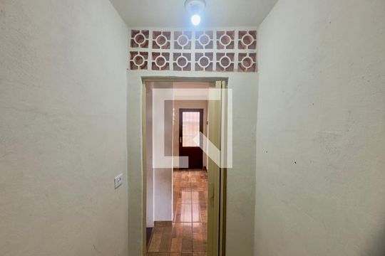 Corredor de casa à venda com 5 quartos, 155m² em Jardim Palmira, Guarulhos