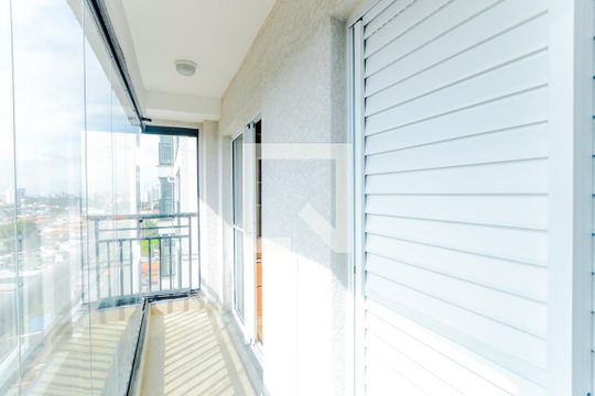Varanda Sala / Quarto 1  de apartamento para alugar com 3 quartos, 82m² em Jardim Flor da Montanha, Guarulhos