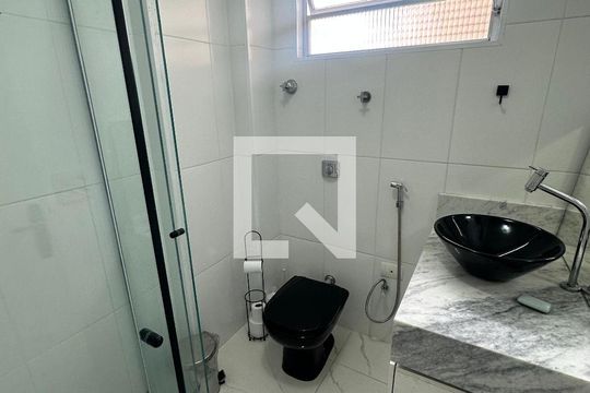 Banheiro de apartamento para alugar com 1 quarto, 50m² em Boa Vista, São Vicente