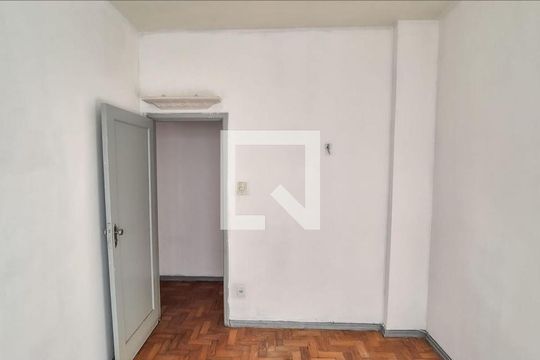 Quarto de apartamento para alugar com 3 quartos, 71m² em Vista Alegre, Rio de Janeiro