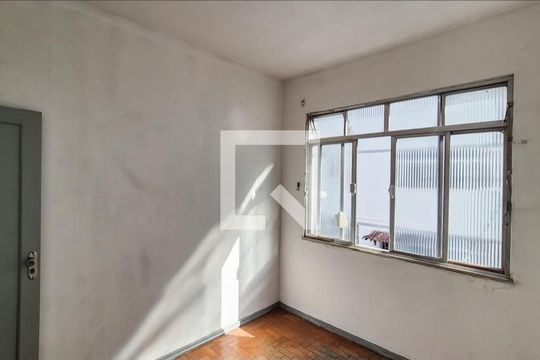 Quarto de apartamento para alugar com 3 quartos, 71m² em Vista Alegre, Rio de Janeiro