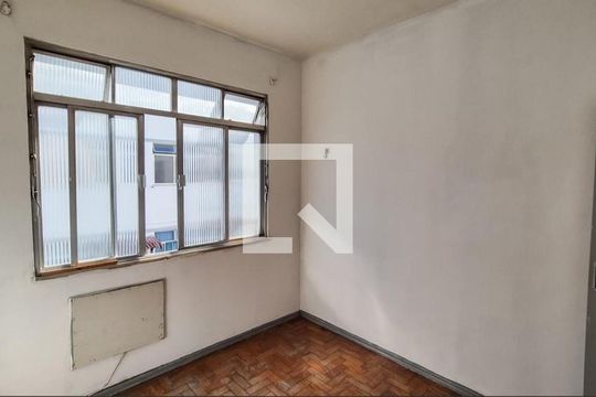 Quarto de apartamento para alugar com 3 quartos, 71m² em Vista Alegre, Rio de Janeiro