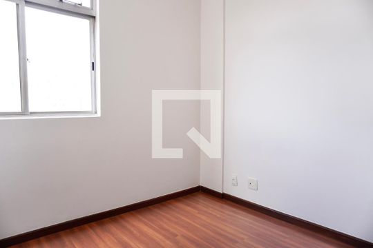 Quarto 1 de apartamento para alugar com 3 quartos, 71m² em Santa Efigênia, Belo Horizonte