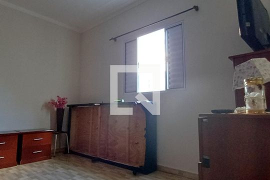 Quarto de casa à venda com 3 quartos, 80m² em Vila Elze, São Paulo