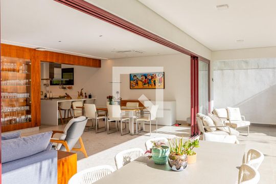 Casa de Condomínio à venda com 3 quartos, 536m² em Jardim Petropolis, São Paulo
