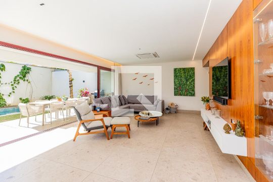 Casa de Condomínio à venda com 3 quartos, 536m² em Jardim Petropolis, São Paulo