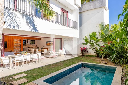 Casa de Condomínio à venda com 3 quartos, 536m² em Jardim Petropolis, São Paulo