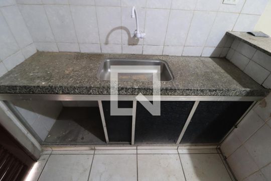 Cozinha de casa para alugar com 3 quartos, 150m² em Santa Mônica, Uberlândia