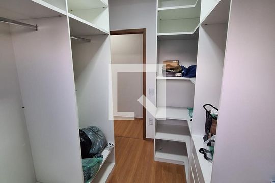 Quarto de apartamento para alugar com 3 quartos, 65m² em Campo Grande, Rio de Janeiro