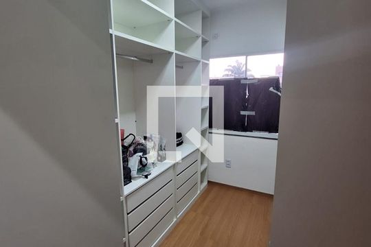 Quarto de apartamento para alugar com 3 quartos, 65m² em Campo Grande, Rio de Janeiro