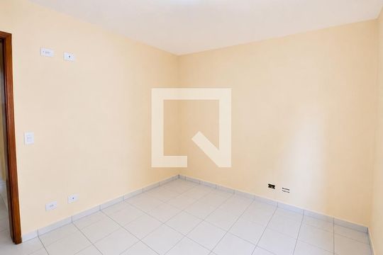 Quarto de casa de condomínio para alugar com 2 quartos, 60m² em Jardim Sao Victor, Osasco