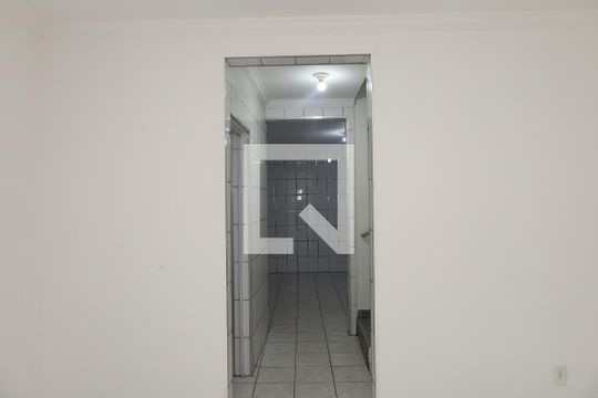 Sala de casa para alugar com 4 quartos, 110m² em Jardim das Camelias, São Paulo