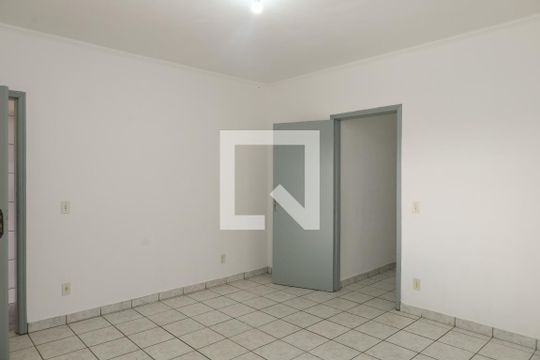 Quarto 1 de casa para alugar com 4 quartos, 110m² em Jardim das Camelias, São Paulo