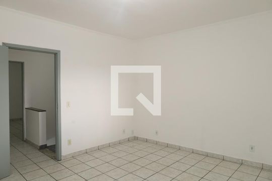 Quarto 1 de casa para alugar com 4 quartos, 110m² em Jardim das Camelias, São Paulo