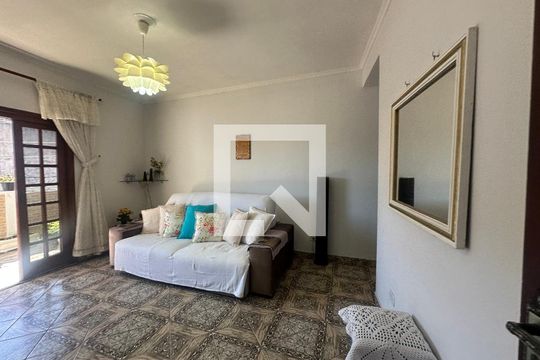 Sala de casa à venda com 4 quartos, 233m² em Parque dos Camargos, Barueri