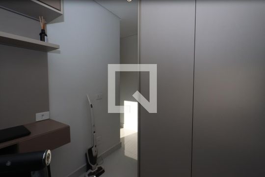 Closet Quarto 1 de apartamento à venda com 2 quartos, 60m² em Jd S Teresinha, São Paulo